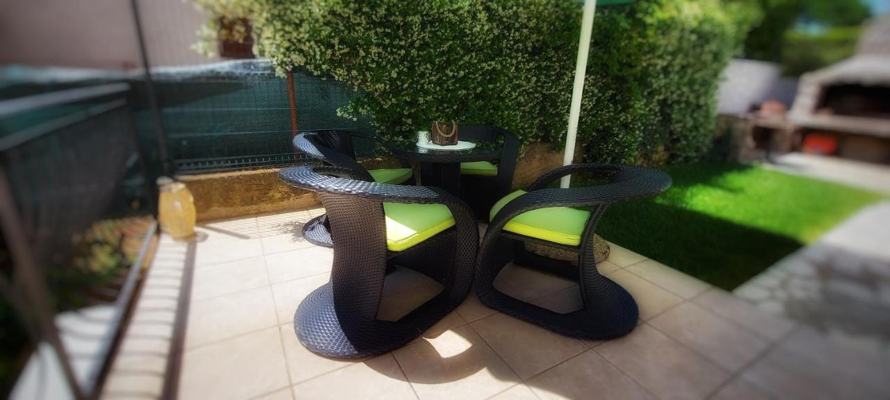 Apartmani Tomislav Krk Town Esterno foto