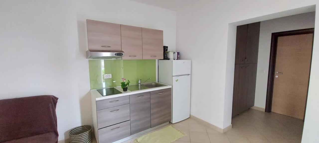Apartmani Tomislav Krk Town Esterno foto