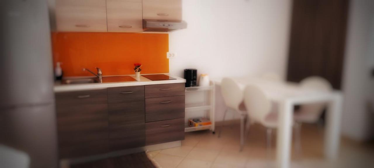 Apartmani Tomislav Krk Town Esterno foto