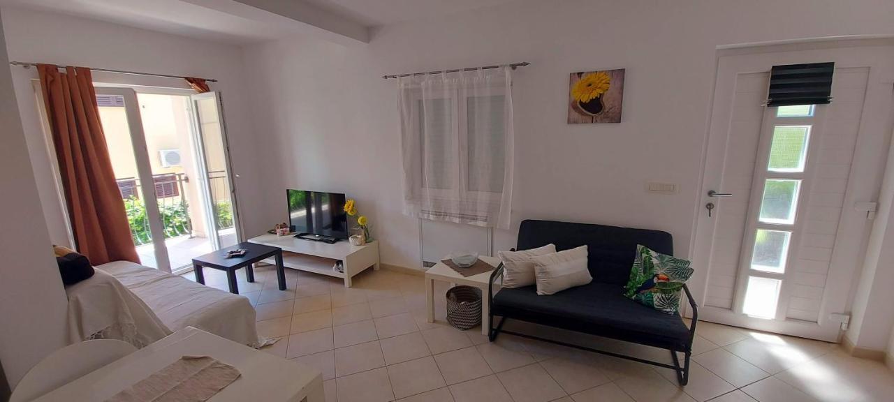 Apartmani Tomislav Krk Town Esterno foto