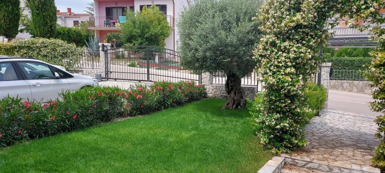 Apartmani Tomislav Krk Town Esterno foto